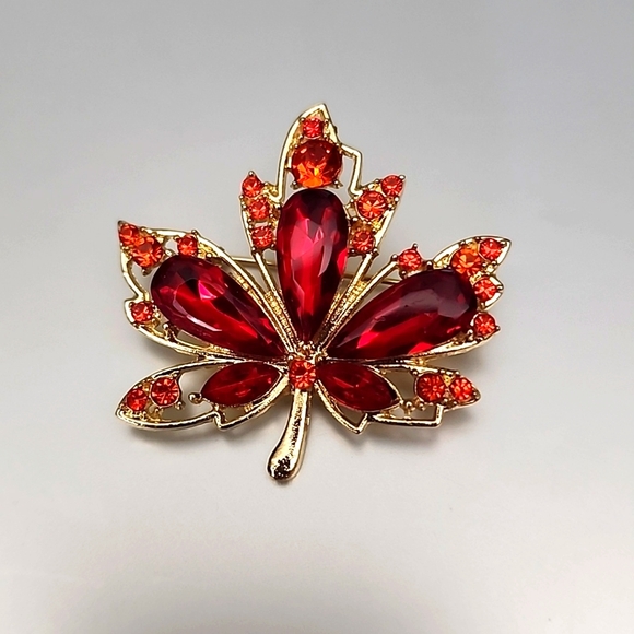 Maple Leaf Fall Brooch Bejeweled with Simulated  BRB - Picture 1 of 4